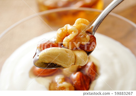 酸奶和蜂蜜堅果 59883267