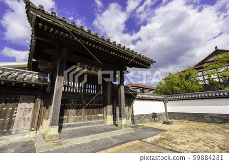 Former Sakai School Meirinkan South Gate Sakai City, Yamaguchi Prefecture 59884281