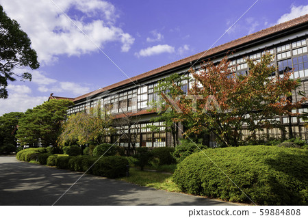 Former Sakai School Meirinkan Meirin Gakusha Main Building Sakai City, Yamaguchi Prefecture 59884808