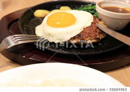 美味的煎蛋漢堡 59884963