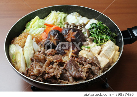Frying pan sukiyaki 59887486