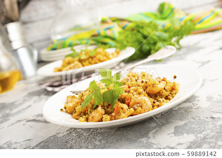 bulgur with shrimps 59889142