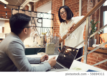 Young Asian Business People in Office 59894311