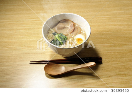 Eat pork bone ramen 59895460