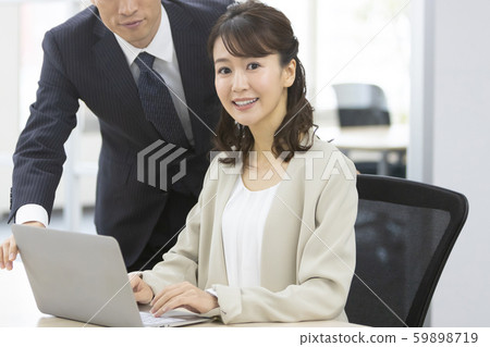 two people, businessperson, employee 59898719