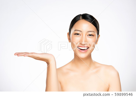 Beautiful Young Asian Woman with Clean Fresh Skin. 59899546