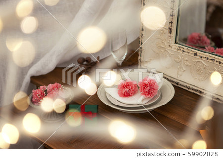 Carnation and gift box 59902028