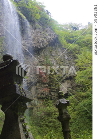丹京神社(島根縣衝木郡)的丹京瀑布(Otaki) 丹京神社(島根縣衝木郡)的丹京瀑布(Otaki) 59903861