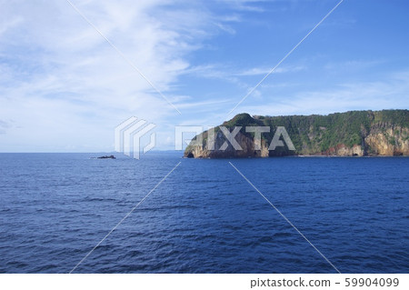 從輪渡看到的衝木群島(島根縣衝木郡) 從輪渡看到的衝木群島(島根縣衝木郡) 59904099