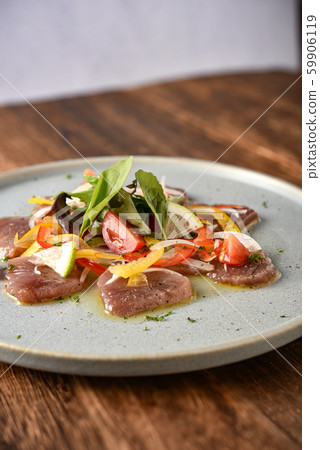 黃鰭金槍魚生牛肉片 59906119