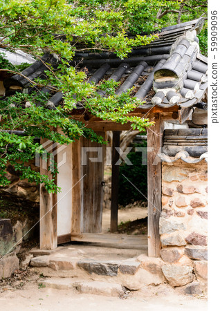 韓國安東傳統韓屋的美麗木製建築 韓國安東傳統韓屋的美麗木製建築 59909096