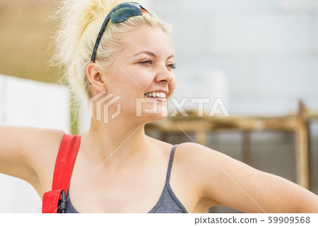 Happy builder working build new house Happy builder working build new house 59909568