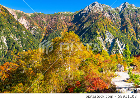 《Toyama Prefecture》Tateyama in autumn colors Kurobe Alpine Route, Kurobedaira Garden 59911108