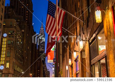 《紐約》曼哈頓中城城市景觀的夜景 59911596