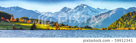 Splendid autumn panorama of Haidersee (Lago della 59912341