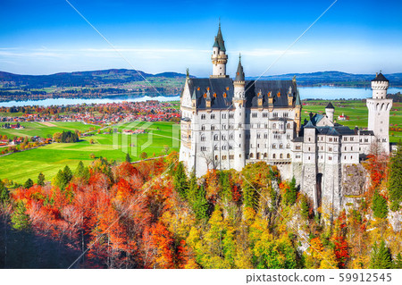 Picturesque view of famous Neuschwanstein Castle Picturesque view of famous Neuschwanstein Castle 59912545