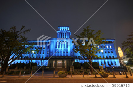 Japan's Yokohama cityscape, Kanagawa Prefectural Government Office and King Tower. Yokohama Customs / Queen Tower (night view) Japan's Yokohama cityscape, Kanagawa Prefectural Government Office and King Tower. Yokohama Customs / Queen Tower (night view) 59916715