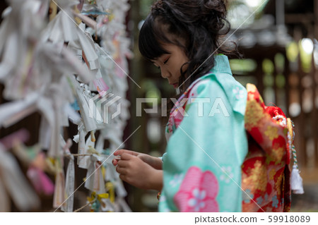 Shichigosan Girl Portrait Dressing Hair Arrange Shichigosan Girl Portrait Dressing Hair Arrange 59918089