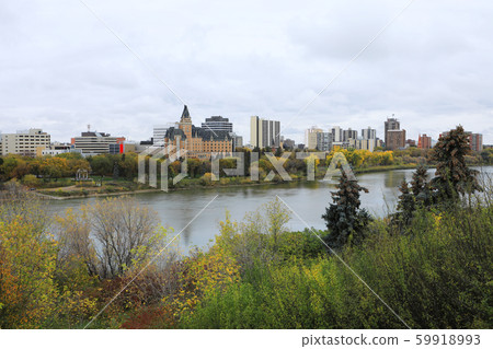 Saskatoon, Canada cityscape by river 59918993