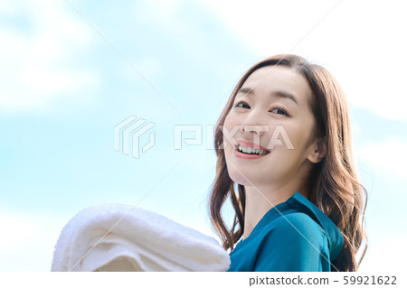 家庭主婦做家務洗衣生活 家庭主婦做家務洗衣生活 59921622