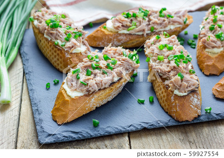 Sandwich with tuna, soft cheese and green onion Sandwich with tuna, soft cheese and green onion 59927554
