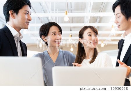 Business men and women meetings Business men and women meetings 59930938