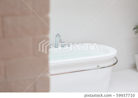 A bathtub 59937710