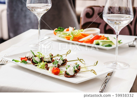 tasty canape 59938332