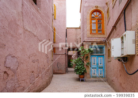 Kashgar back alley 1 59939835