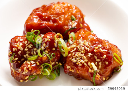 Vinegar chicken. (White background) 59948039