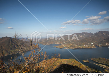 清風湖畔的秋葉 59949849