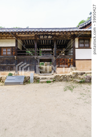 韓國安東傳統韓屋的美麗木製建築 59950427