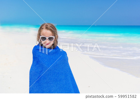 Portrait of beautiful girl on the beach dancing 59951582