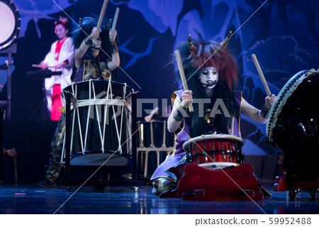 Traditional Japanese performance. Taiko drummers 59952488