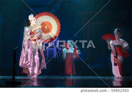Traditional Japanese performance. Actresses in 59952503