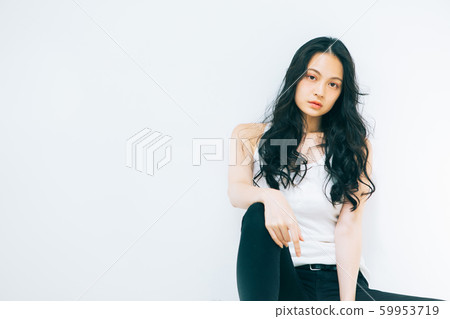 美髮沙龍圖片長長的頭髮黑髮 美髮沙龍圖片長長的頭髮黑髮 59953719
