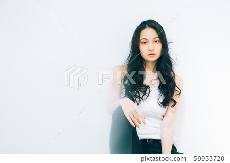 美髮沙龍圖片長長的頭髮黑髮 59953720