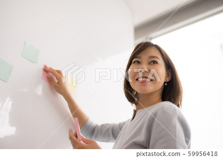 Female portrait 59956418