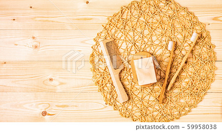 Set of bathroom accessories, top view. 59958038