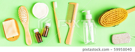 Set of bathroom accessories, top view. 59958040