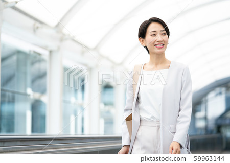 女商人機場商務旅行 女商人機場商務旅行 59963144