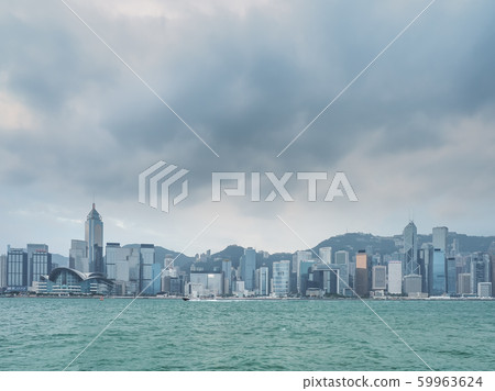 香港維多利亞港上午多雲香港維多利亞港 香港維多利亞港上午多雲香港維多利亞港 59963624