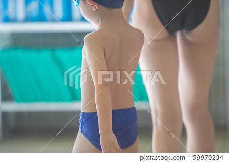 返回 後背 男生 59970234