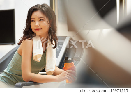 Woman fitness hydration Woman fitness hydration 59971315