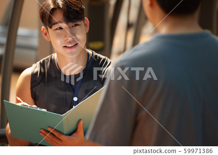 男性體育館談話 男性體育館談話 59971386