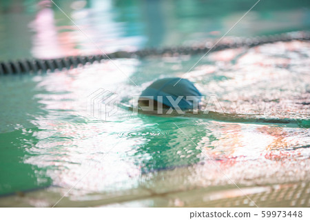 孩子們游泳 59973448