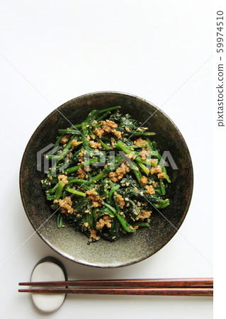 Spinach sesame seeds 59974510