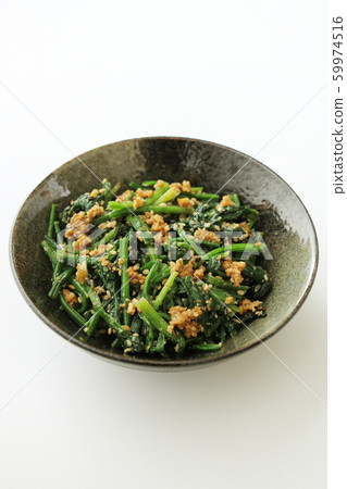 Spinach sesame seeds 59974516