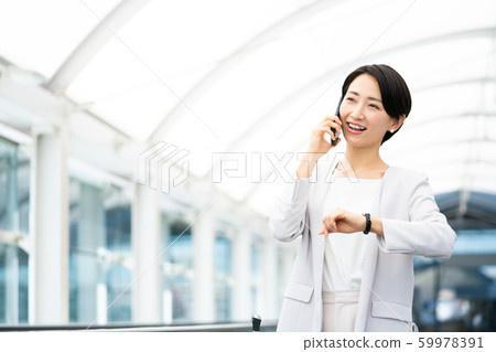 女商人智能手機電話 59978391