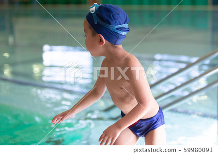 Swimming 59980091